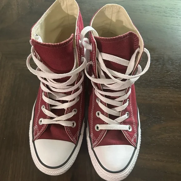 Maroon Converse Unisex Sneakers - Picture 3 of 9